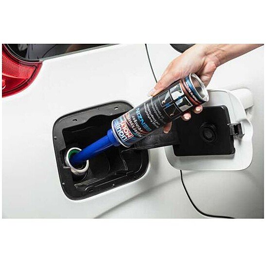 20200318_5129_Anwendung_Motorsystemreiniger_Benzin_Kraftstoffadditiv_2_7035